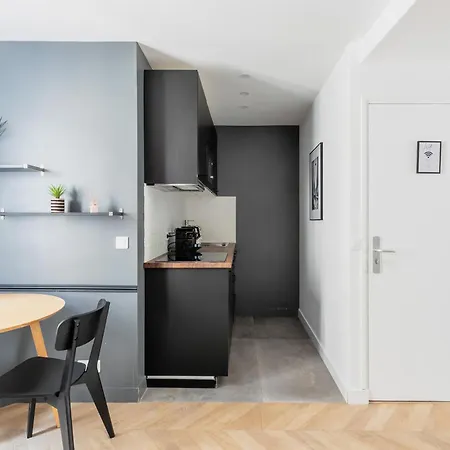 Apartment Unwind In Timeless Comfort